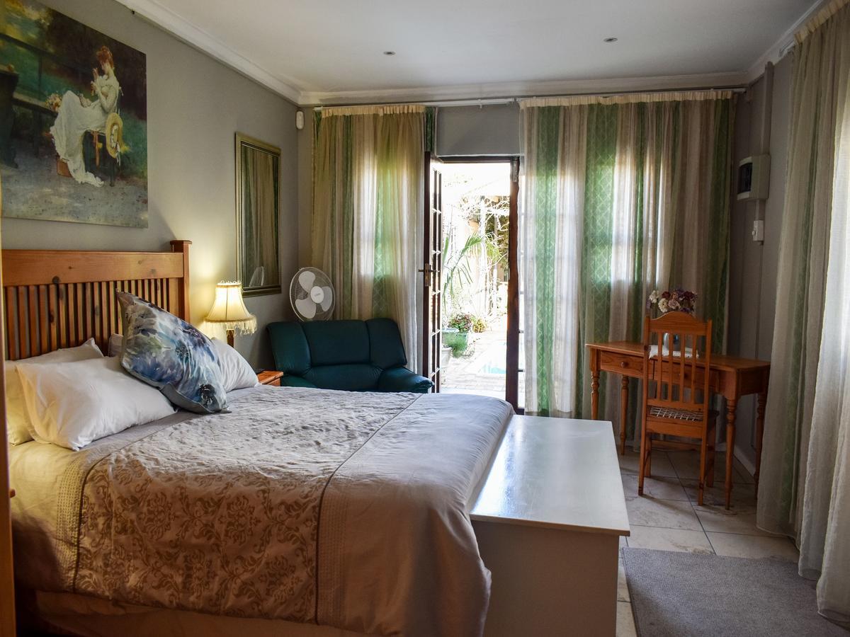 Auberge Alouette Guesthouse Франшхоек Екстериор снимка